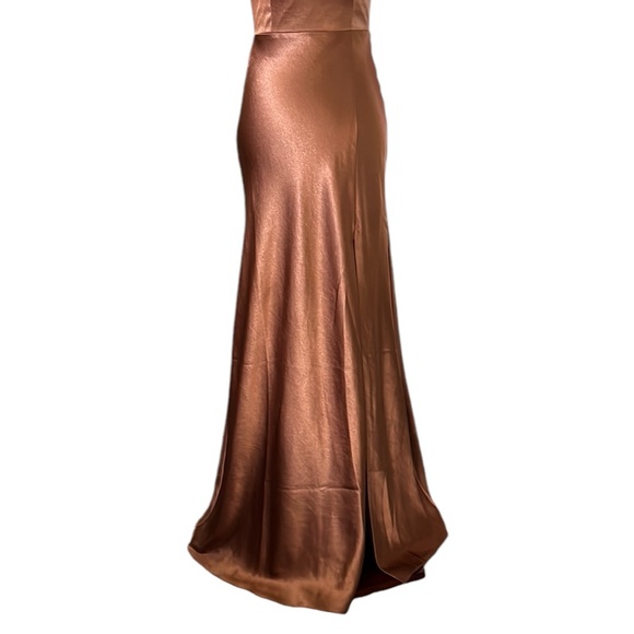 Birdy Grey Jay Dress
Shiny Satin Rust - Picture 12 of 15